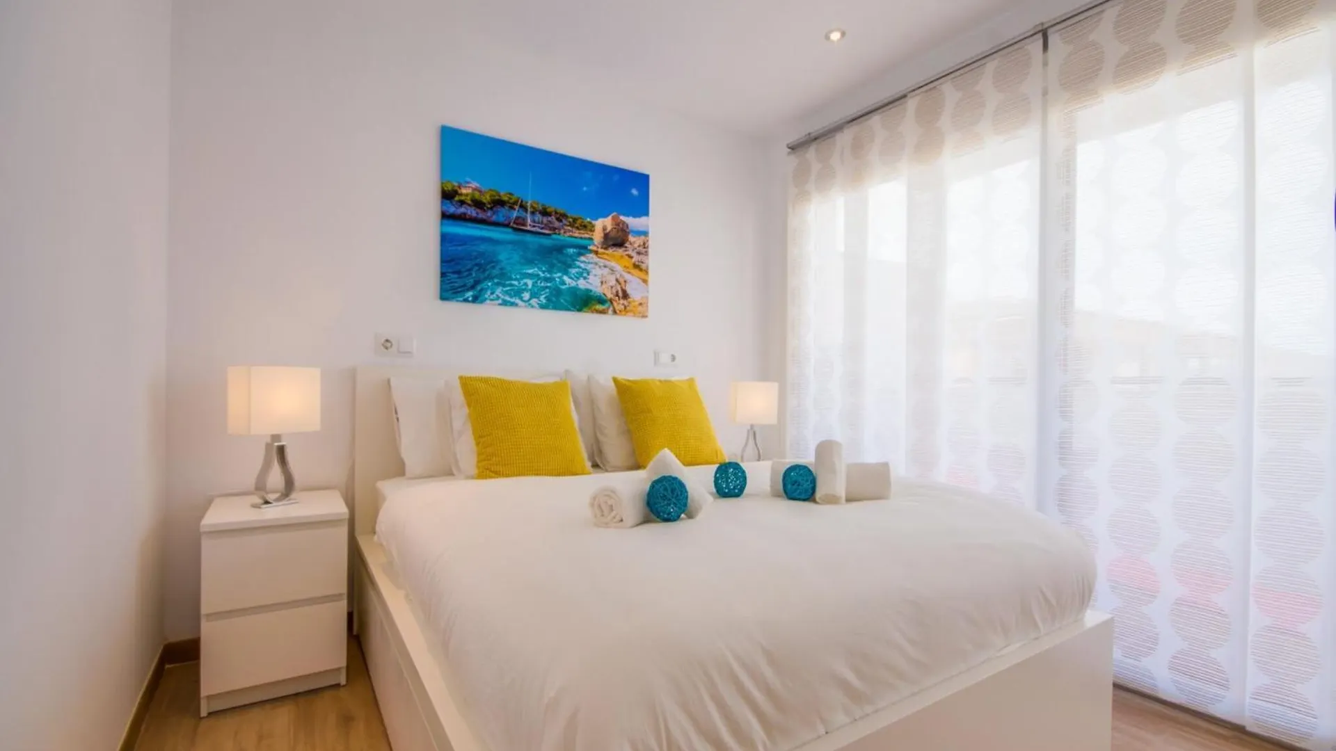 Apartment With Communal Pool Access Port de Alcudia  Spagna