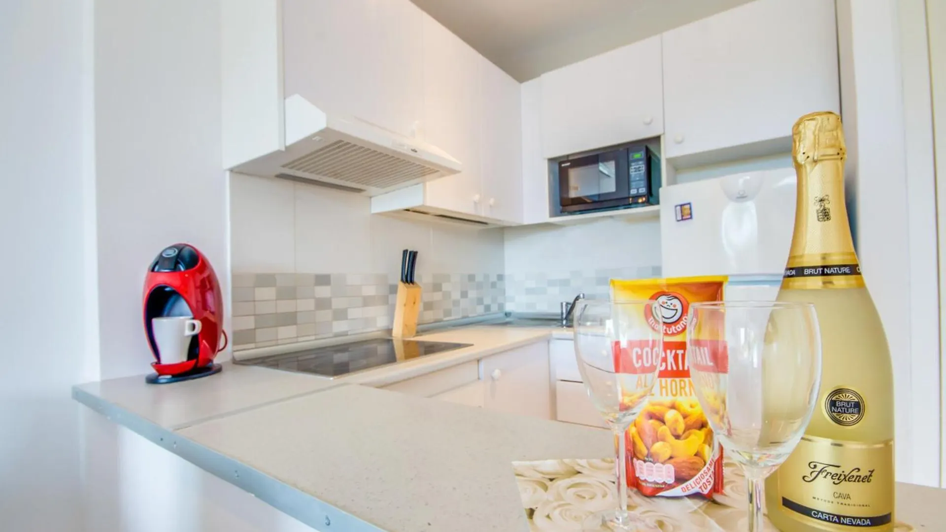 Apartment With Communal Pool Access Port de Alcudia  Spagna