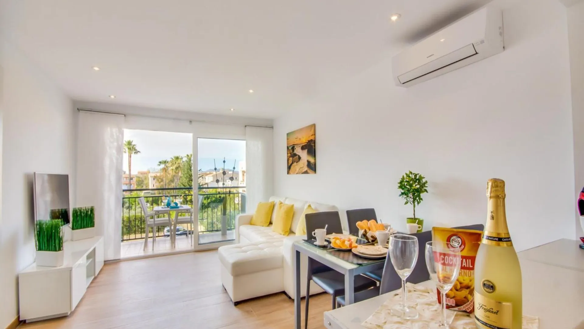 Apartment With Communal Pool Access Port de Alcudia  Port de Alcudia (Mallorca)